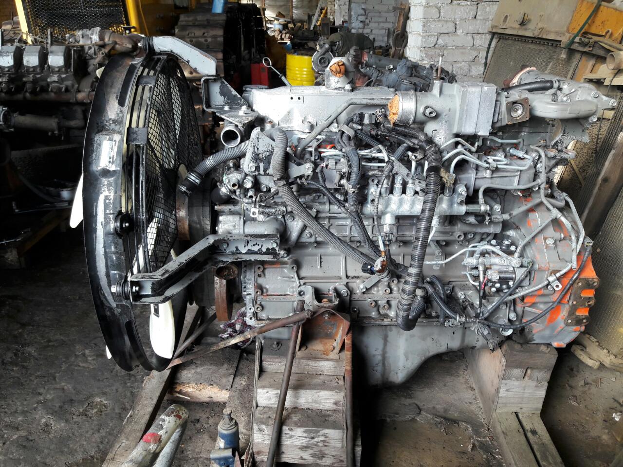 Экскаватор Hitachi ZX 330 двигатель