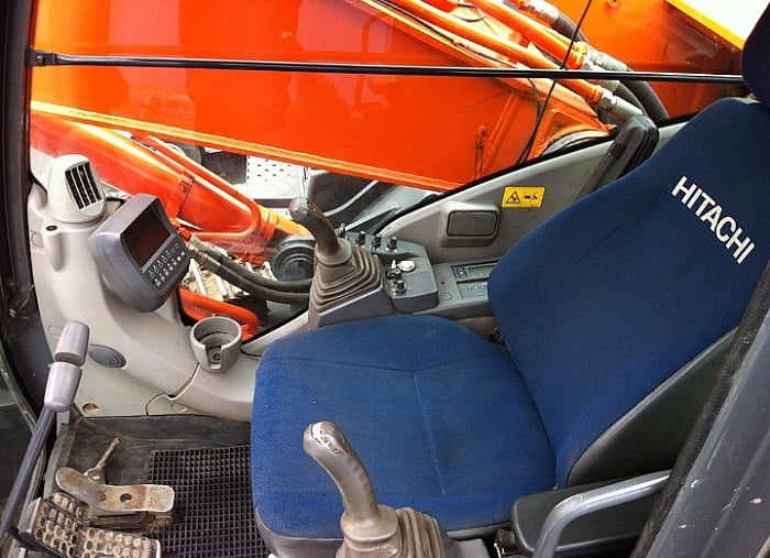 Экскаватор Hitachi ZX 330 кабина
